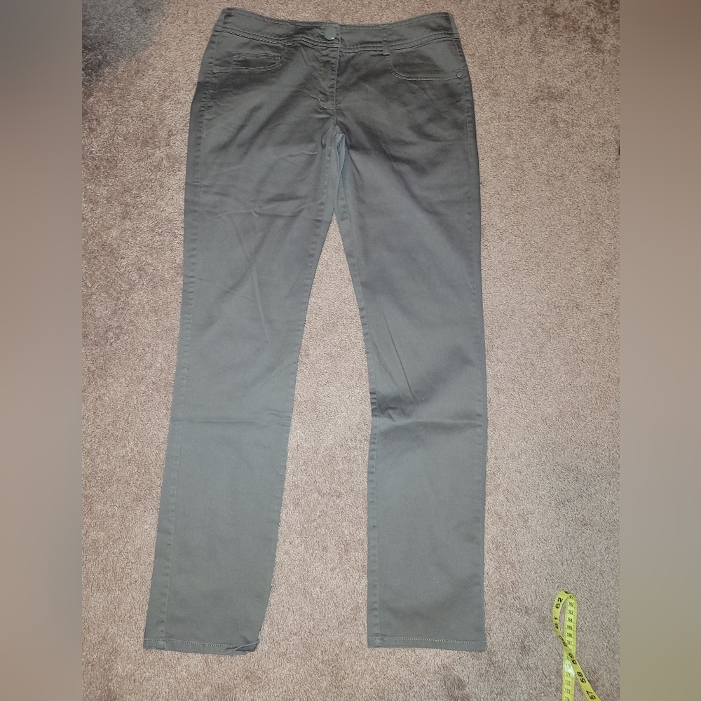 H&M Size 8 Woman's Slim Leg Pants